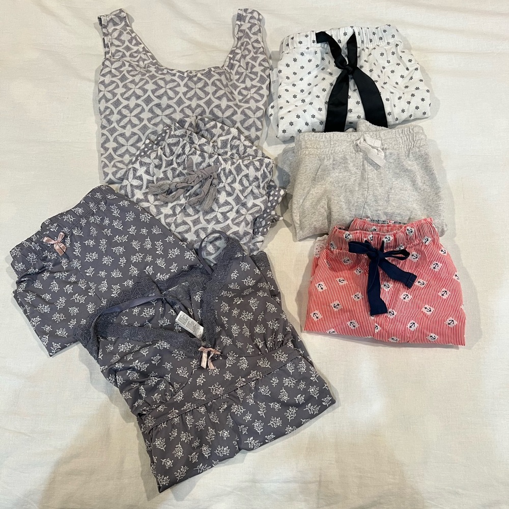 LOT/2 SLEEP SHORT SETS & 3 SLEEP SHORTS